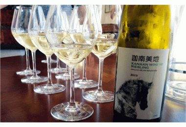 There are signs that Chinese consumers are embracing white wines.