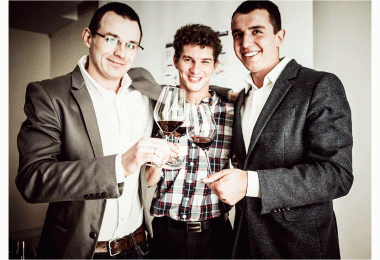 Sommeliers Marcin Soćko, Łukasz Hryniewski, and Łukasz Czajkowski founded Winemates.