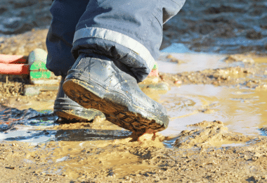 Boots in the mud: Wine-growing areas are also affected by the floods in southern Spain. (Photo: Kara/stock.adobe.com)
