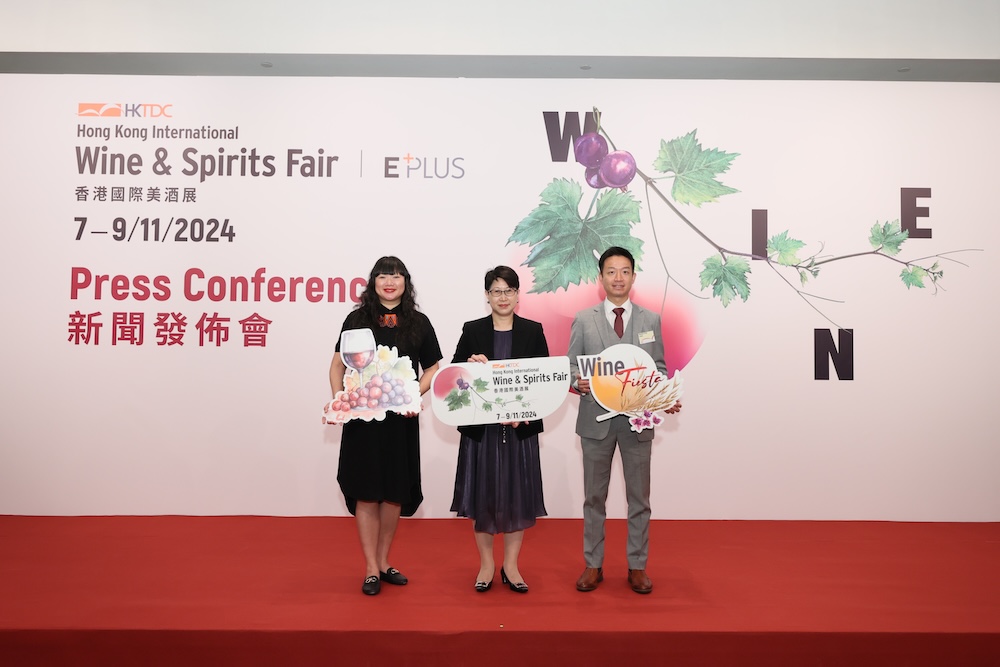 Sophia Chong, HKTDC Deputy Executive Director, Jennifer Docherty, MW, Sommelier Reeze Choi at HKTDC Hong Kong International Wine & Spirits Fair press conference