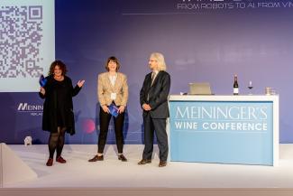 Alexandra Wrann and Clemens Gerke (joint Editors-in-Chief of WEINWIRTSCHAFT) and Dr. Anja Zimmer (Editor-in-Chief of Meininger's International) at the end of the conference (Photo: Christoph Grothgar)