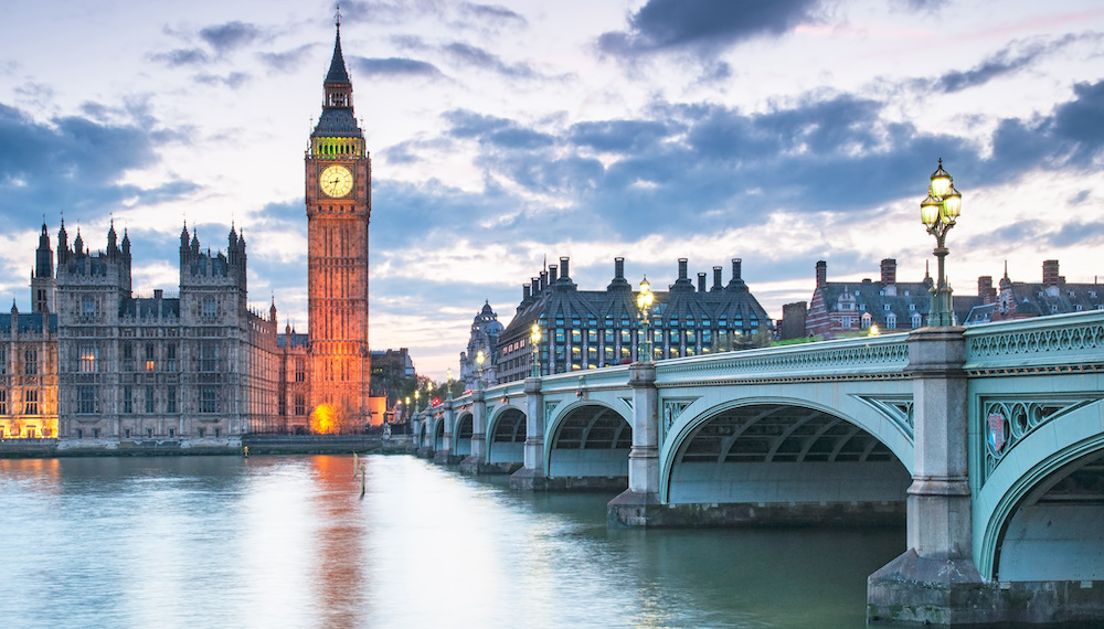 Big Ben and the Houses of Parliament at night in London, UK (Photo: Horváth Botond/stock.adobe.com)