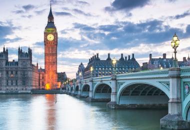 Big Ben and the Houses of Parliament at night in London, UK (Photo: Horváth Botond/stock.adobe.com)