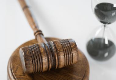 Auctions (Photo:  Aerial Mike/AdobeStock)