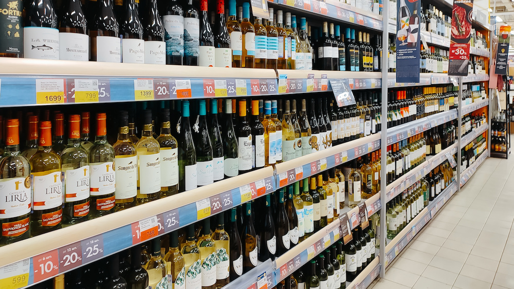 Wine department (Photo: Sergio/stock.adobe.com)
