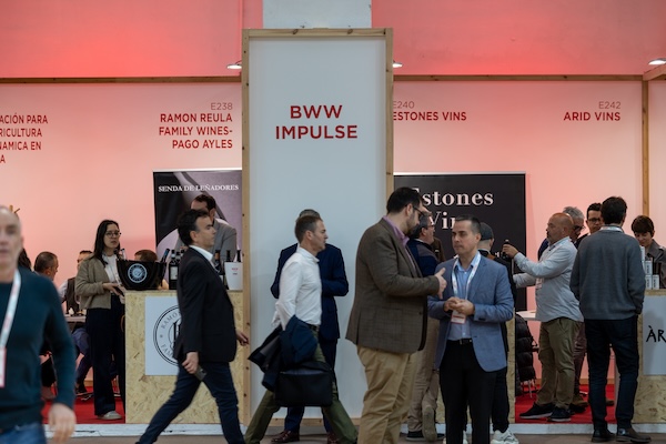 More than 100 experts, but many talks – and talking - were in Spanish, with no translation offered