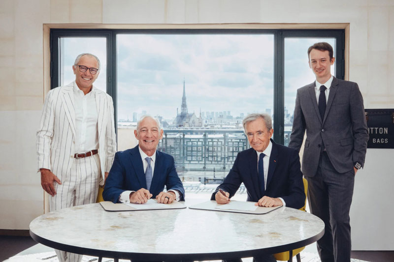Stefano Domenicali (President/CEO of Formula 1), Greg Maffei (President/CEO of Liberty Media), Bernard Arnault (Founder/CEO LVMH Group), Frédéric Arnault (CEO LVMH's watch division) at the contract signing (Photo: LVMH)