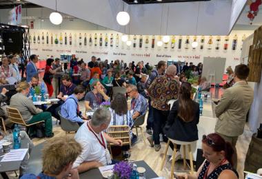 Champagne Masterclass with Sascha Speicher at the Meininger Booth