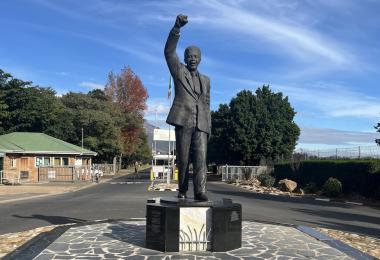 Nelson Mandela freedom statue in Franschhoek