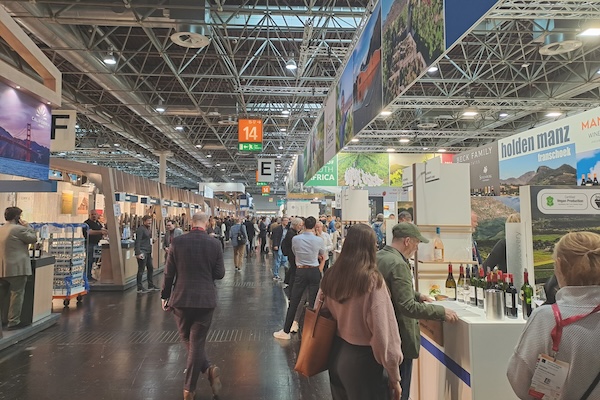 The Überseehallen were once again one of the busiest (Photo: Vincent Messier/Weinwirtschaft)