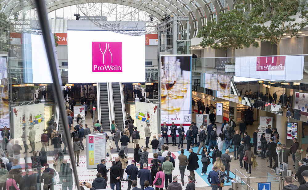 Entry to ProWein (Photo: Messe Düsseldorf/Constanze Tillmann)