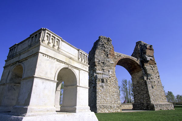 Heidentor, Carnuntum (Photo: AWMB/Armin Faber)
