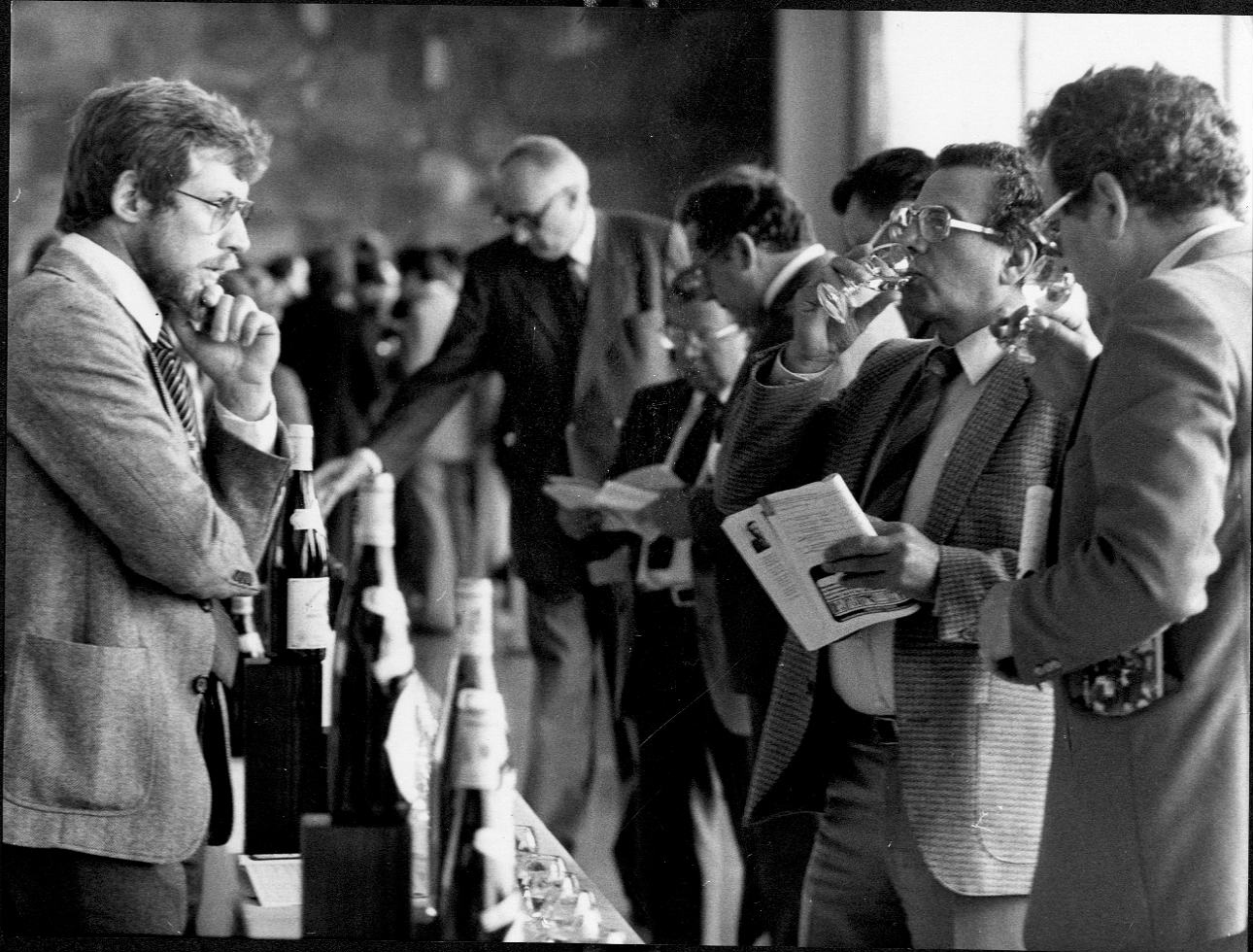 Discussing wine at the long table...