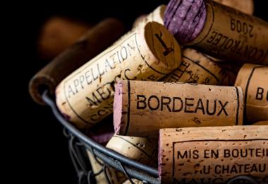 Bordeaux red wine is currently being sold at dumping prices in France, at least according to the producers. (Photo: JPchret/stock.adobe.com)