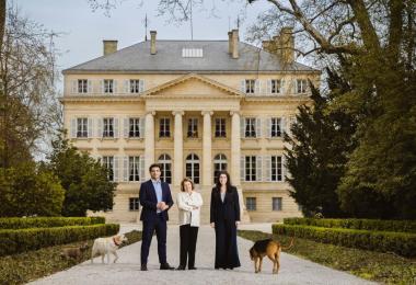 A generational shift at Château Margaux: Alexis Leven-Mentzelopoulos, Corinne Mentzelopoulos, Alexandra Petit-Mentzelopoulos (from left to right; Photo: Laura Stevens)