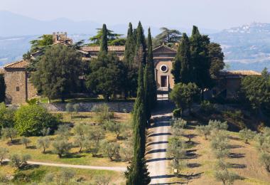 Frescobaldi owns several castelli and wineries around the world. (Photos: Frescobaldi, Kurt-Inge Eklund, Clemens Gerke)