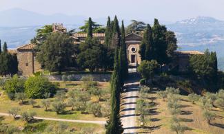 Frescobaldi owns several castelli and wineries around the world. (Photos: Frescobaldi, Kurt-Inge Eklund, Clemens Gerke)