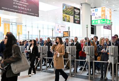 Entrance to the trade fair - tickets for ProWein 2025 are now available with an early bird discount (Photo: Messe Düsseldorf)