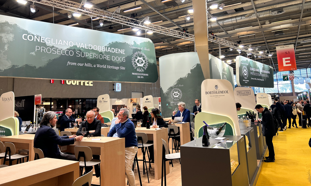 Last year, there was comparatively less activity in the Italy Hall. Nonetheless, this has not discouraged Italian exhibitors from participating even more prominently this year. It seems they too are recognizing Paris as a key international platform.