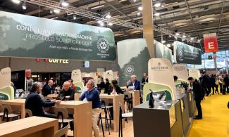 Last year, there was comparatively less activity in the Italy Hall. Nonetheless, this has not discouraged Italian exhibitors from participating even more prominently this year. It seems they too are recognizing Paris as a key international platform.
