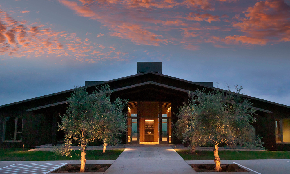 With Domaine Roy & Fils, the Frescobaldi family now owns its own winery in Oregon, "to become more American", according to Lamberto Frescobaldi.