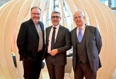 The new alliance of Vinexpo and Bettane+Desseauve. Thierry Desseauve (l.), Rodolphe Lameyse (m.). Photo: Vinexposium