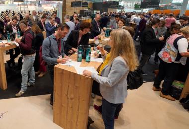 Dense free tasting will not be an option at this year's ProWein (Photo: Volker Wiciok).