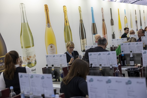 ProWein Zero Area: Alcohol-free remains a trend, even in the Meininger Verlag tasting zone (Photo: Sascha Kreklau)