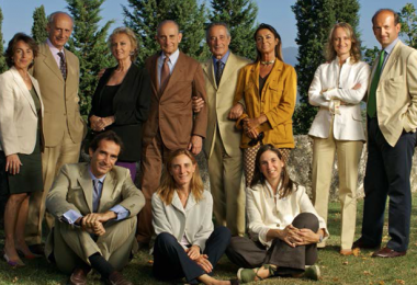 Die Familie Frescobaldi: Cristiana, Leonardo, Vittorio, Ferdinando, Rosaria, Diana, Lamberto, Stefano Benini, Diletta und Tiziana Frescobaldi / Credits: Marchesi De’Frescobaldi